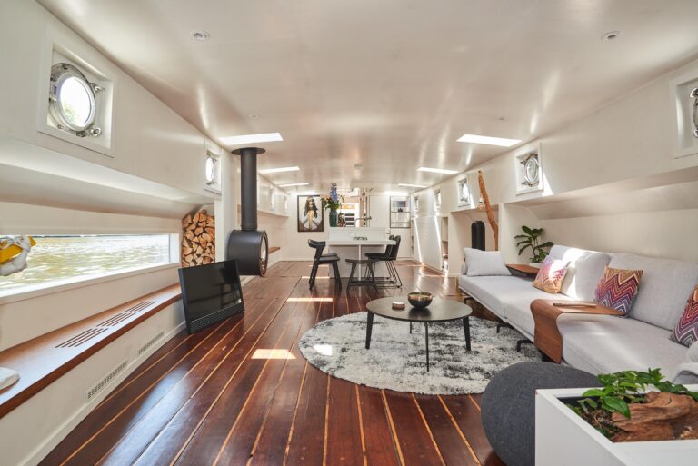 homes for rent on Oudeschans 64Z