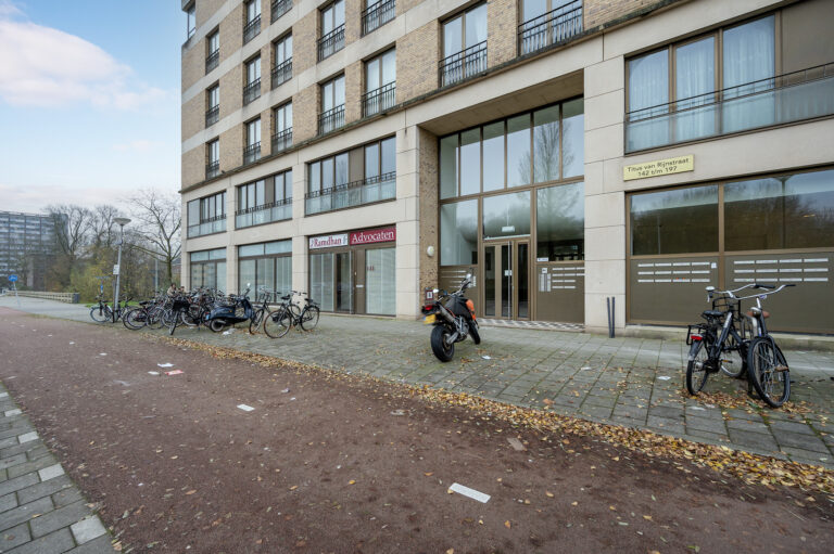 apartments for rent on Titus van Rijnstraat 153